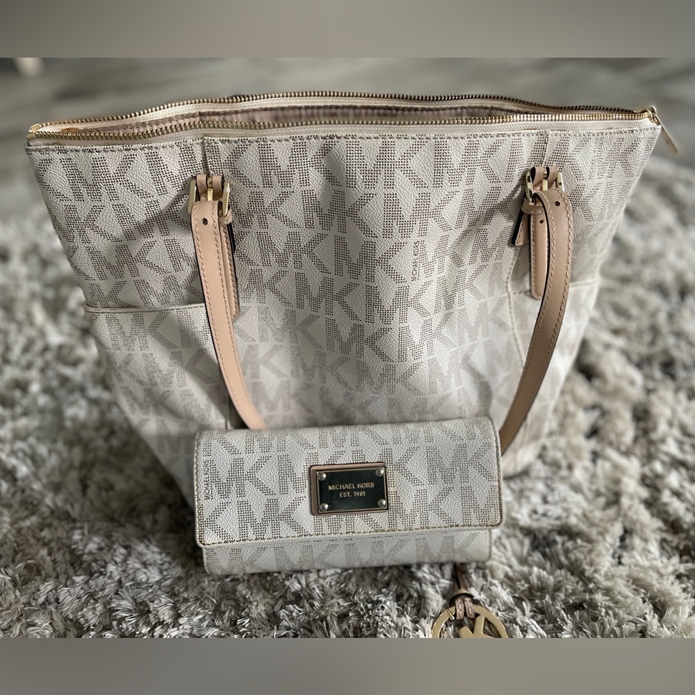 Michael Kors leather bag & matching wallet